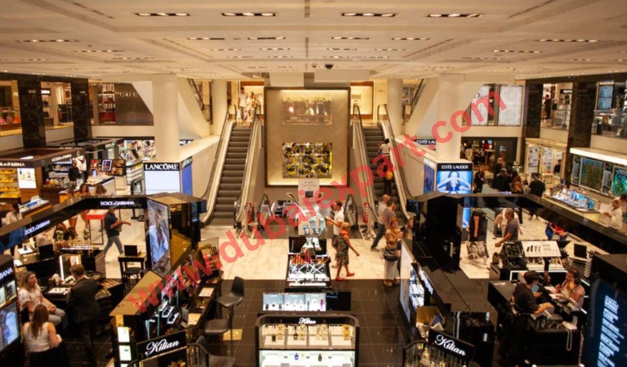 Overview of Rolla Mall Sharjah